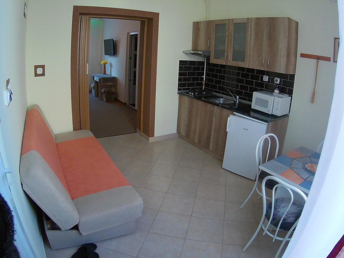 Szlavi Apartman Baja Ngoại thất bức ảnh